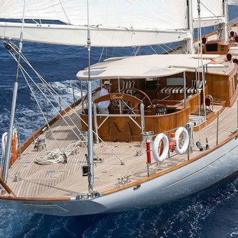 Gweilo yacht exterior 5