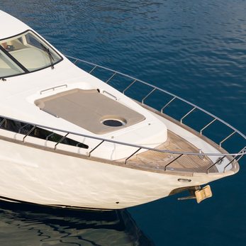 Senior S yacht exterior 2