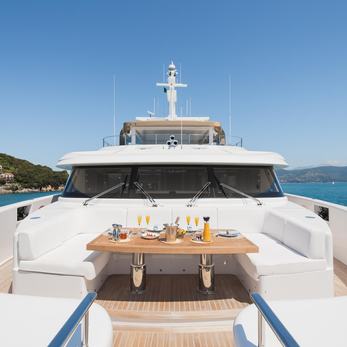 Pick Up yacht exterior 2