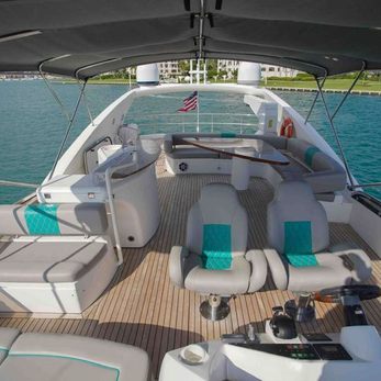 Fins Up yacht interior 4