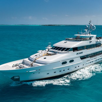 Amore yacht exterior 4