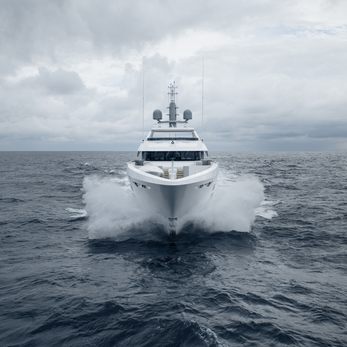 Juno yacht exterior 3