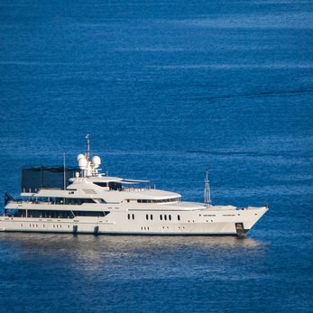 Maria yacht exterior 3