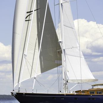 Ouzel yacht exterior 4