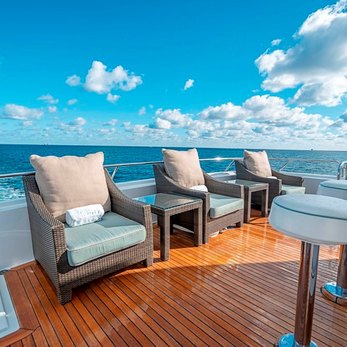 Chanson yacht exterior 4