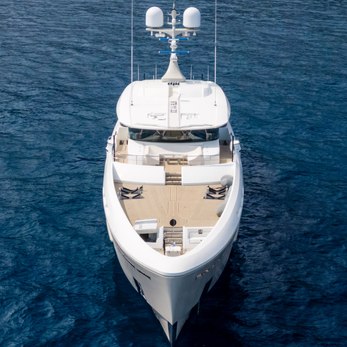Endeavour 2 yacht exterior 2