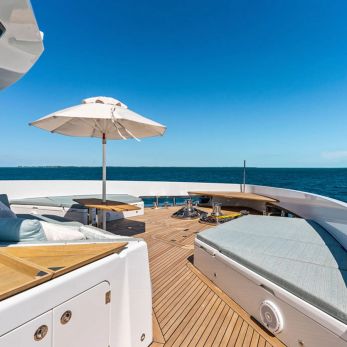 Persistence yacht exterior 2
