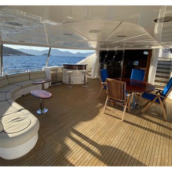 La Bella Lynn yacht exterior 4