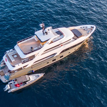Astrum yacht exterior 3