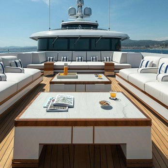 Lusine yacht exterior 2