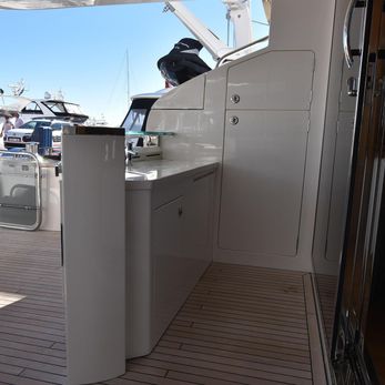 Moondancer yacht interior 3