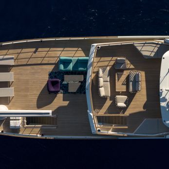Q.M. yacht interior 3