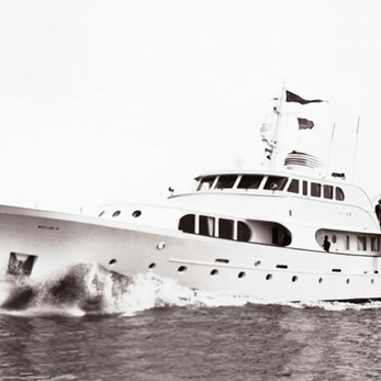 A&A yacht exterior 3