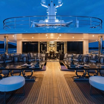 Sea Pearl yacht exterior 2