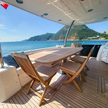 86 Yacht / HK 01 yacht exterior 2