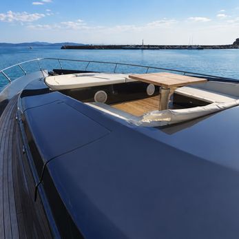 Kioni yacht exterior 3