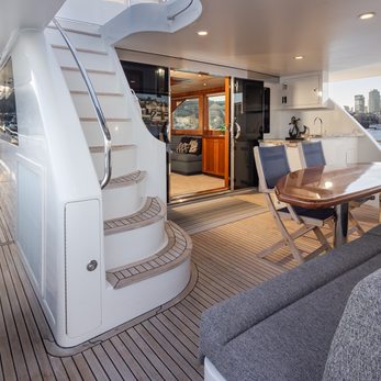 Rhondavous yacht interior 4