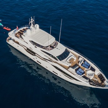 Fleur yacht exterior 3
