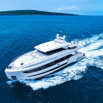 FD90/34 yacht exterior 4