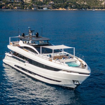 Artemis yacht exterior 4