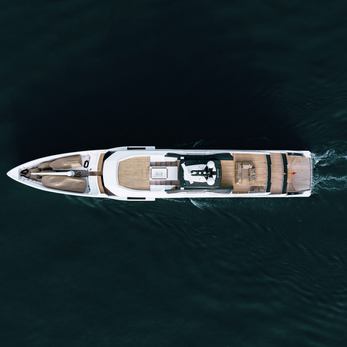 Alva yacht exterior 5