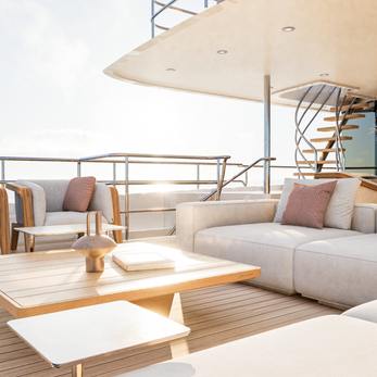 Martinique / 10 yacht exterior 2