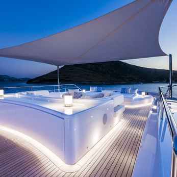 Vellmari yacht exterior 3