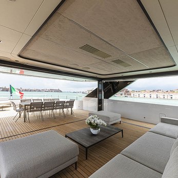 Vayus yacht interior 4