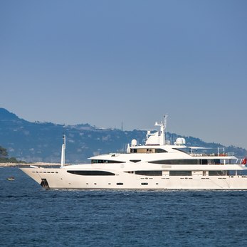 Aifer yacht exterior 5