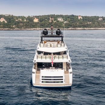 Cecile B yacht exterior 5