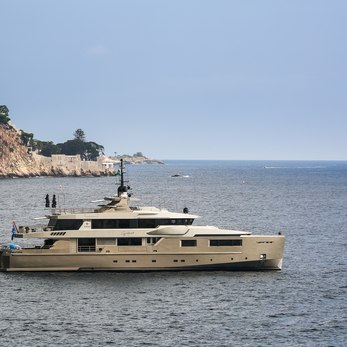 Maverick yacht exterior 3