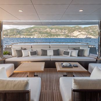 Oculus yacht exterior 4