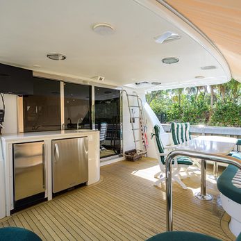 Lost Texan yacht interior 4