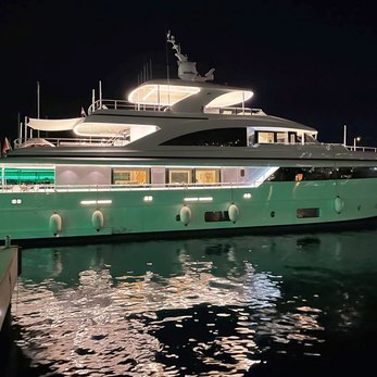 Domenika yacht exterior 3