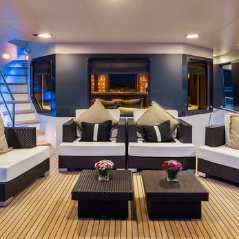 Tahi yacht interior 4