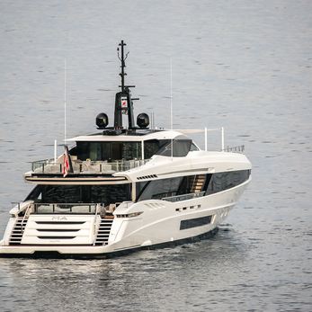 MA yacht exterior 5