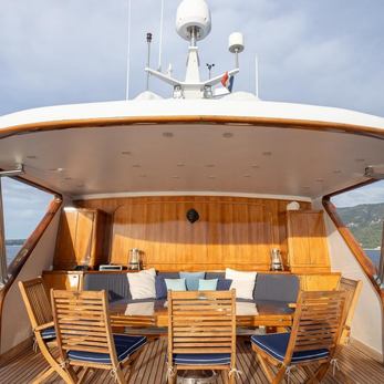 Ava yacht exterior 4