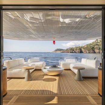 Arga yacht exterior 3