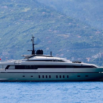 Lady A yacht exterior 5