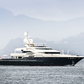 Renegade yacht exterior 4