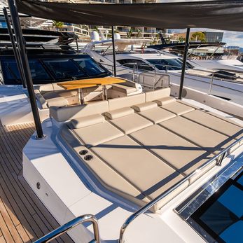 Family Spirit yacht interior 2