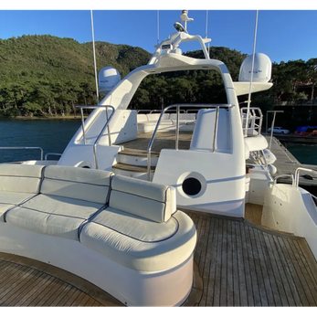 La Bella Lynn yacht exterior 2
