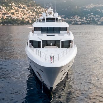 H3 yacht exterior 2