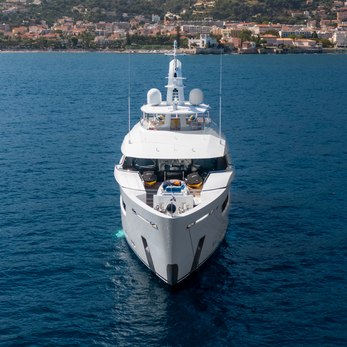 Shenoa yacht exterior 2