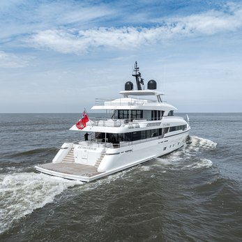 Lumière yacht exterior 5