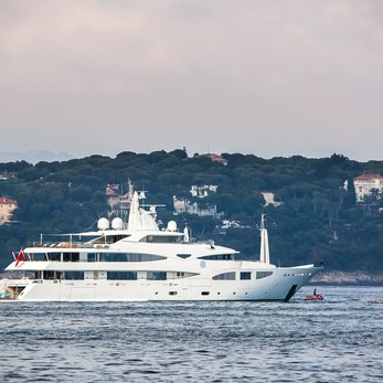 Aifer yacht exterior 4