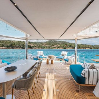 Imladris yacht exterior 3