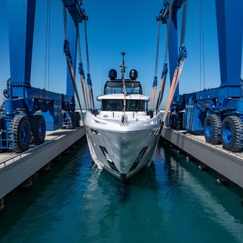 La Vetta yacht exterior 2