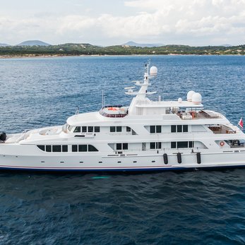 Kadimo's yacht exterior 5