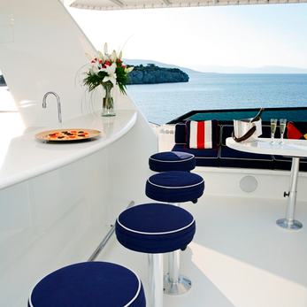 Endless Summer yacht interior 3
